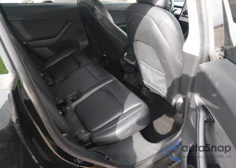 2020 Tesla Model Y Long Range Dual Motor All-Wheel Drive z USA, uszkodzony, nr VIN 5YJYGDEE6LF054872